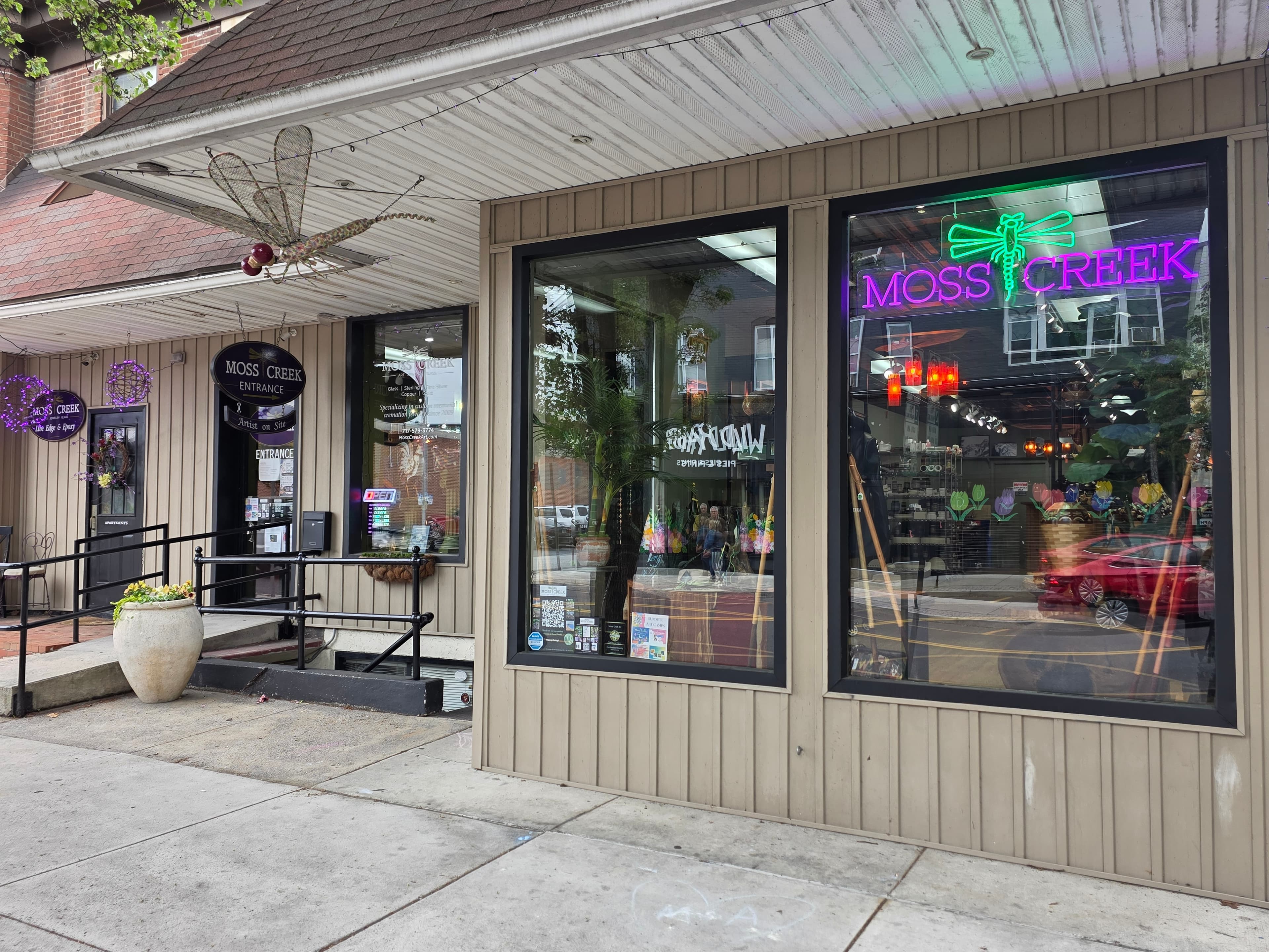 Moss Creek Art studio exterior