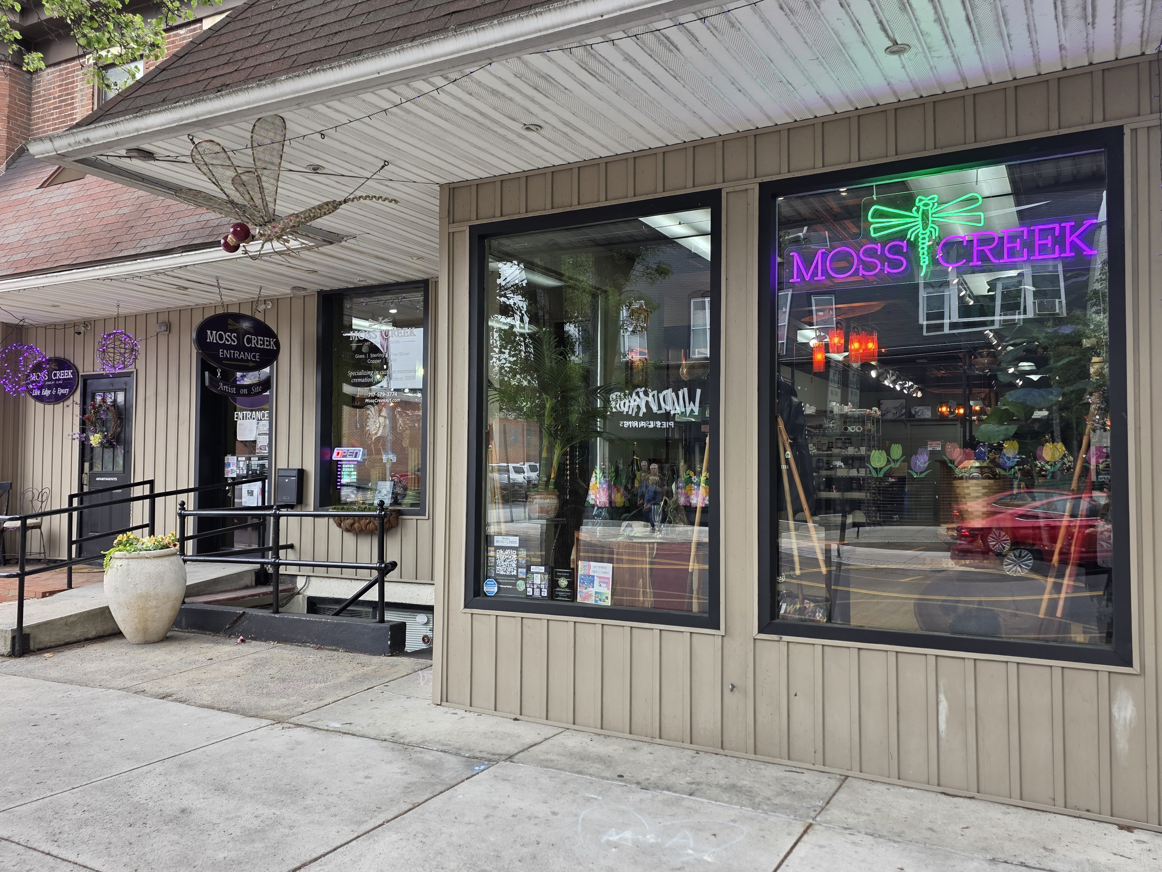 Moss Creek Art studio exterior